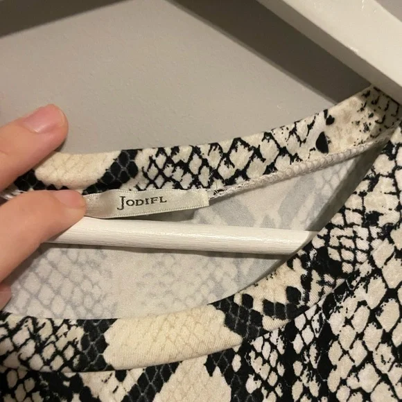 Jodifl Snakeskin‎ Print Short Sleeve Peplum Top Small - Picture 2 of 5